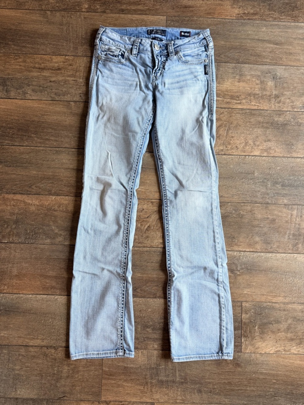 Silver Suki Mid Slim Boot Light Wash Jeans 28 x 34